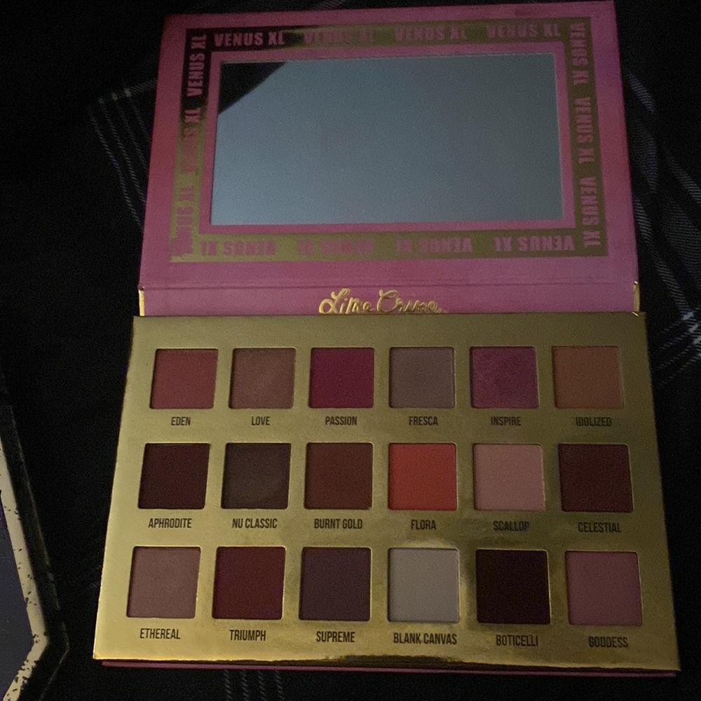 Make Up Pallets - Picture 4 of 6